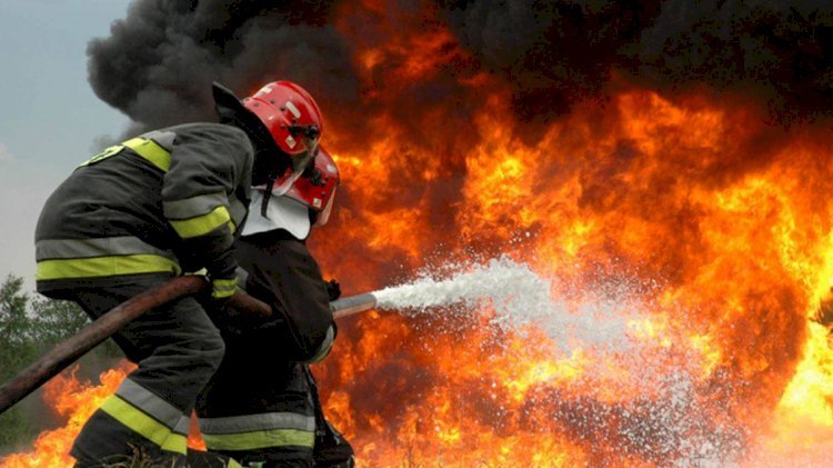 Korkunç Yangın, Müstakil Evde 2 Kişiyi Yaraladı